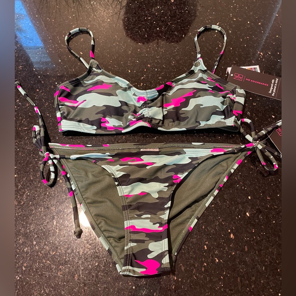No boundaries camo bikini set